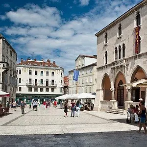 Guest house Main Square Split